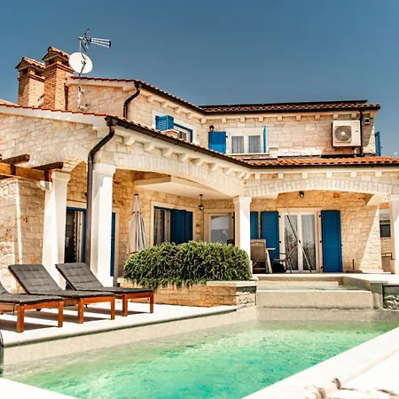 빌라 Beautiful Torre Iv With Sauna In Tar