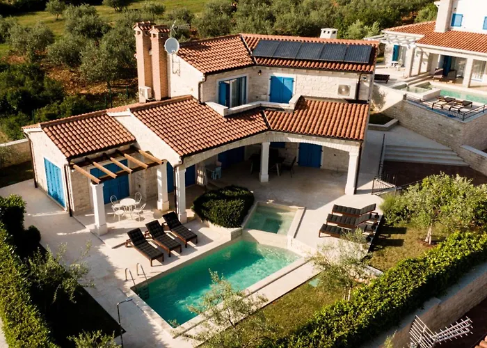 Villa Beautiful Torre Iv With Sauna In Tar Tar-Vabriga