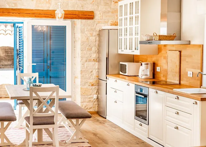 Beautiful Torre Iv With Sauna In Tar Villa *