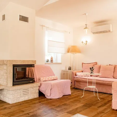 Beautiful Torre Iv With Sauna In Tar Villa *