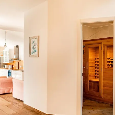 Beautiful Torre Iv With Sauna In Tar וילה